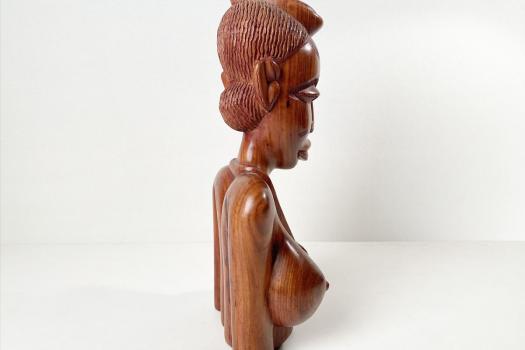 Helle Holz Akt Skulptur