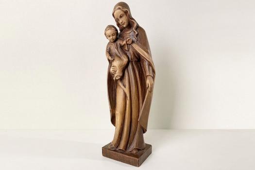Grosse Holzmadonna