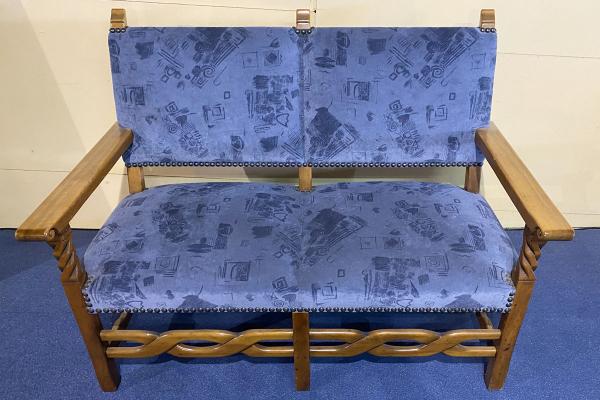 Stoff - Holzsofa