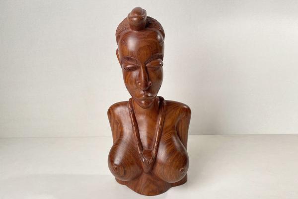 Helle Holz Akt Skulptur