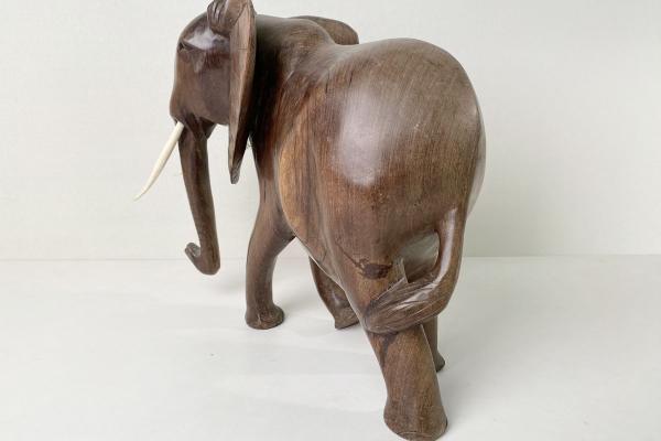 Afrikanischer Holzelefant